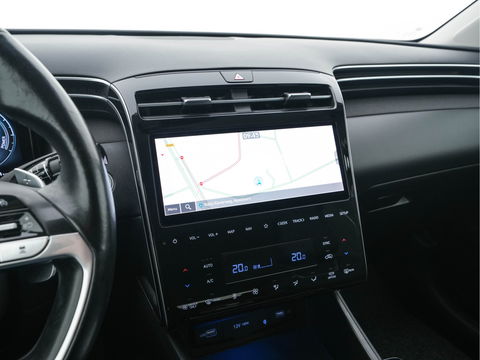 Hyundai Tucson 1.6 T-GDI PHEV Premium 4WD (INCL.BTW) *FULL-LEATER | FULL-LED | ADAPTIVE-CRUISE | BLIND-SPOT | MEMORY-PACK | TOP-VIEW | KEYLESS | DIGI-COCKPIT | HEATED/VENTILATED-COMFORTSEATS | DAB+ | PRIVACY-GLASS | SHIFT-PADDLES | 1