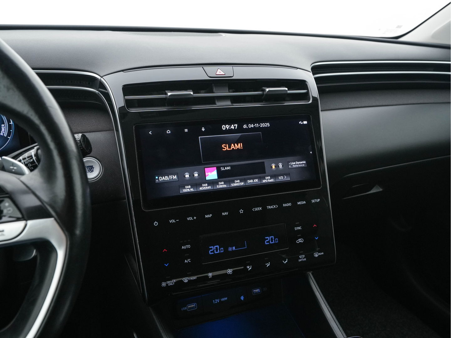 Hyundai Tucson 1.6 T-GDI PHEV Premium 4WD (INCL.BTW) *FULL-LEATER | FULL-LED | ADAPTIVE-CRUISE | BLIND-SPOT | MEMORY-PACK | TOP-VIEW | KEYLESS | DIGI-COCKPIT | HEATED/VENTILATED-COMFORTSEATS | DAB+ | PRIVACY-GLASS | SHIFT-PADDLES | 1