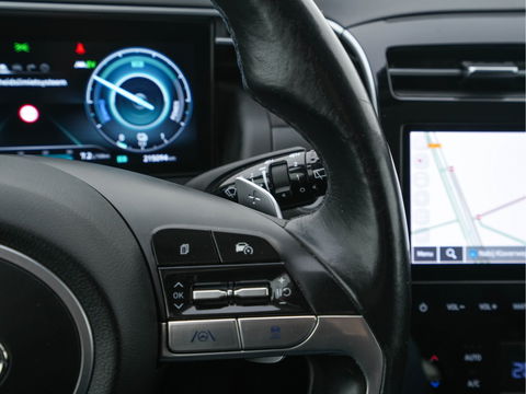 Hyundai Tucson 1.6 T-GDI PHEV Premium 4WD (INCL.BTW) *FULL-LEATER | FULL-LED | ADAPTIVE-CRUISE | BLIND-SPOT | MEMORY-PACK | TOP-VIEW | KEYLESS | DIGI-COCKPIT | HEATED/VENTILATED-COMFORTSEATS | DAB+ | PRIVACY-GLASS | SHIFT-PADDLES | 1