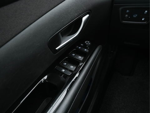 Hyundai Tucson 1.6 T-GDI PHEV Premium 4WD (INCL.BTW) *FULL-LEATER | FULL-LED | ADAPTIVE-CRUISE | BLIND-SPOT | MEMORY-PACK | TOP-VIEW | KEYLESS | DIGI-COCKPIT | HEATED/VENTILATED-COMFORTSEATS | DAB+ | PRIVACY-GLASS | SHIFT-PADDLES | 1