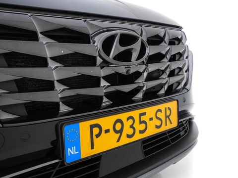 Hyundai Tucson 1.6 T-GDI PHEV Premium 4WD (INCL.BTW) *FULL-LEATER | FULL-LED | ADAPTIVE-CRUISE | BLIND-SPOT | MEMORY-PACK | TOP-VIEW | KEYLESS | DIGI-COCKPIT | HEATED/VENTILATED-COMFORTSEATS | DAB+ | PRIVACY-GLASS | SHIFT-PADDLES | 1