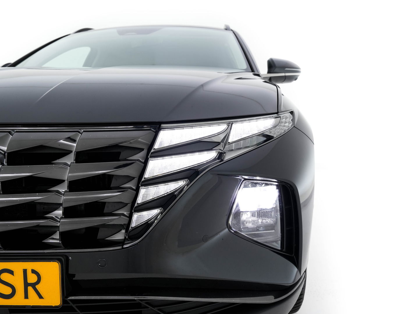 Hyundai Tucson 1.6 T-GDI PHEV Premium 4WD (INCL.BTW) *FULL-LEATER | FULL-LED | ADAPTIVE-CRUISE | BLIND-SPOT | MEMORY-PACK | TOP-VIEW | KEYLESS | DIGI-COCKPIT | HEATED/VENTILATED-COMFORTSEATS | DAB+ | PRIVACY-GLASS | SHIFT-PADDLES | 1