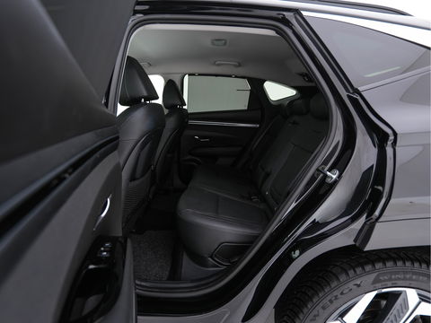 Hyundai Tucson 1.6 T-GDI PHEV Premium 4WD (INCL.BTW) *FULL-LEATER | FULL-LED | ADAPTIVE-CRUISE | BLIND-SPOT | MEMORY-PACK | TOP-VIEW | KEYLESS | DIGI-COCKPIT | HEATED/VENTILATED-COMFORTSEATS | DAB+ | PRIVACY-GLASS | SHIFT-PADDLES | 1