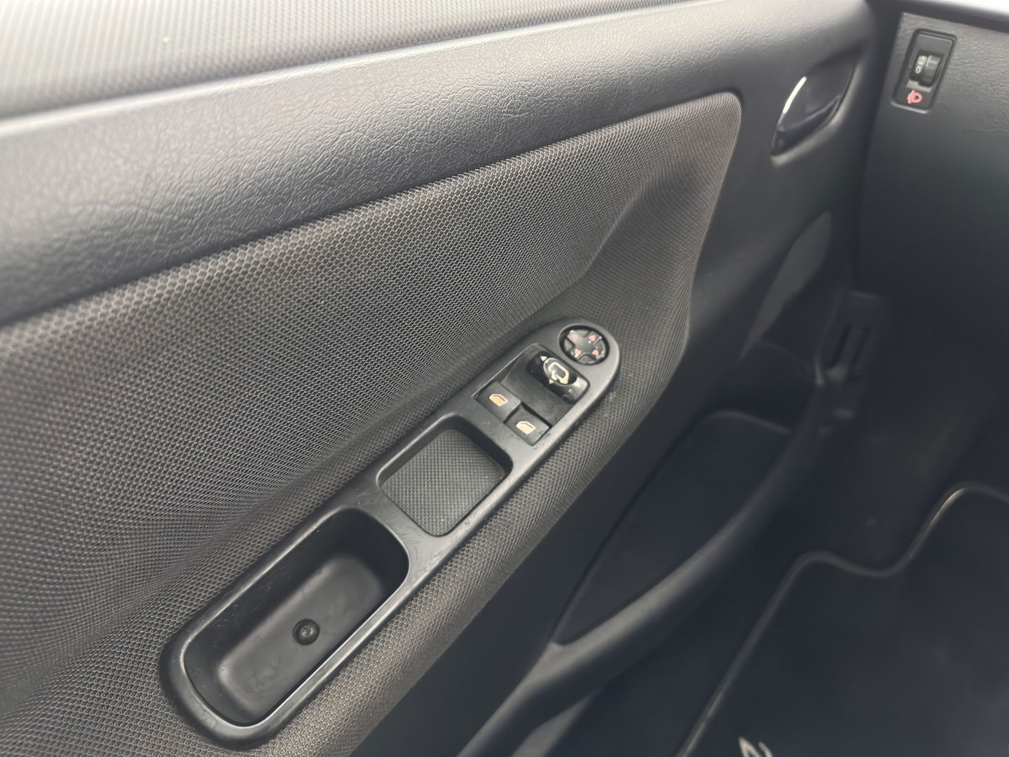 Peugeot 207 CC 1.6 VTi *HEATED-SPORTSEATS | ECC | RADIO/CD-MP3 | 17''ALU*