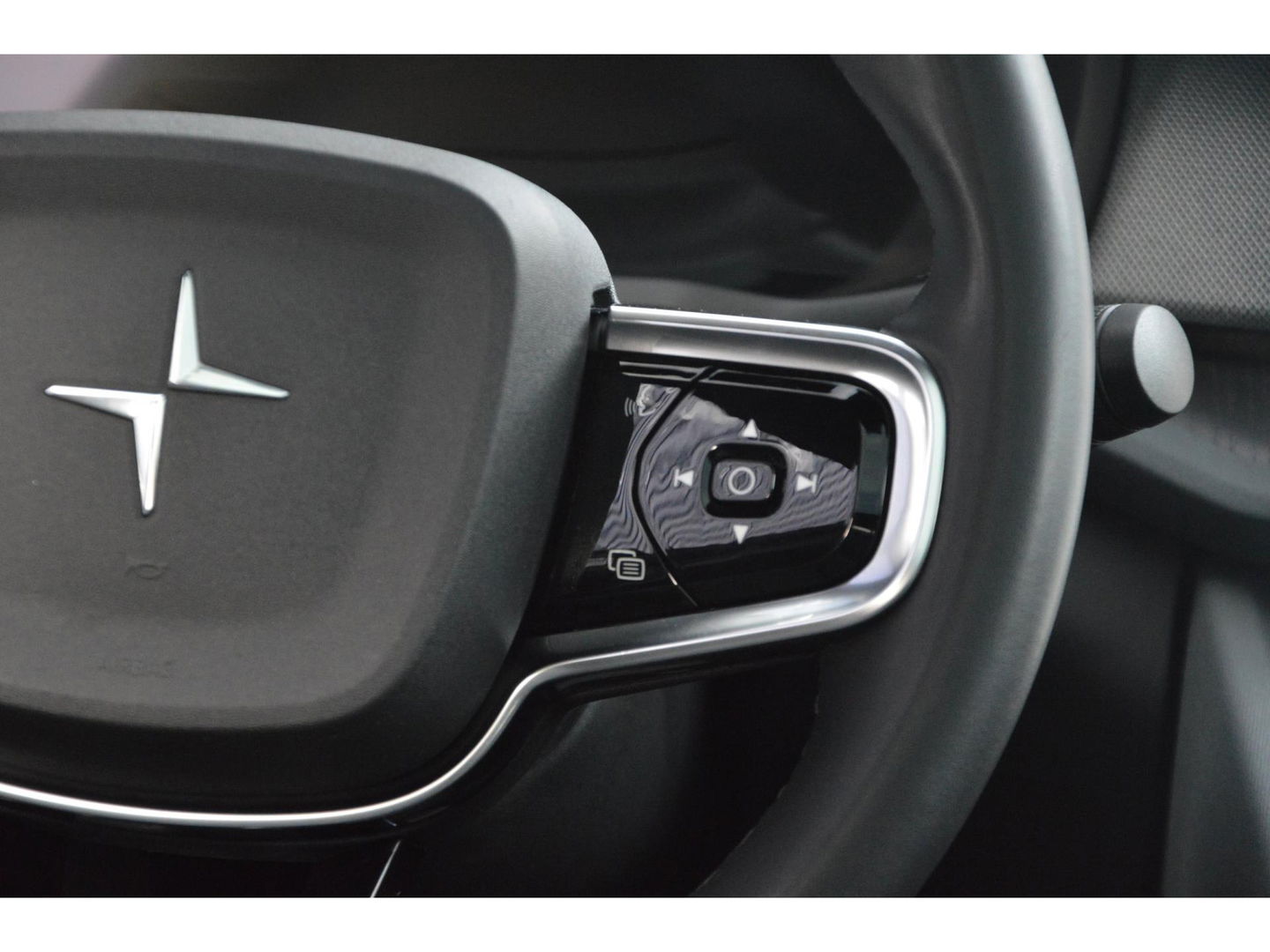 Polestar 2 Long Range Dual Motor Launch Edition 78kWh | Pilot assist | Trekhaak | Panoramadak | Stoel + Stuurverwarming | 360° |