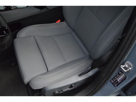 Polestar 2 Long Range Dual Motor Launch Edition 78kWh | Pilot assist | Trekhaak | Panoramadak | Stoel + Stuurverwarming | 360° |