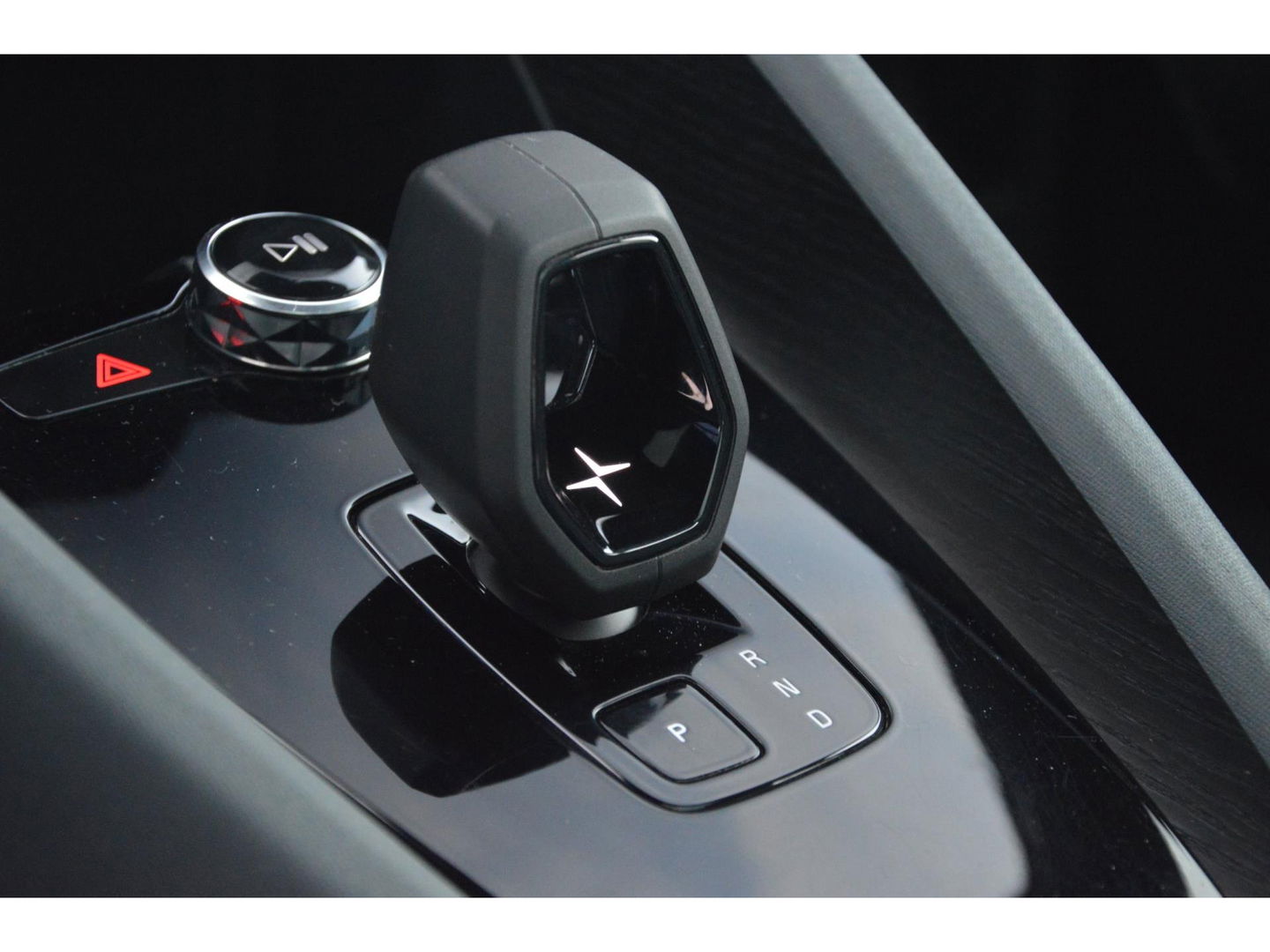 Polestar 2 Long Range Dual Motor Launch Edition 78kWh | Pilot assist | Trekhaak | Panoramadak | Stoel + Stuurverwarming | 360° |