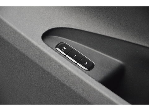 Polestar 2 Long Range Dual Motor Launch Edition 78kWh | Pilot assist | Trekhaak | Panoramadak | Stoel + Stuurverwarming | 360° |