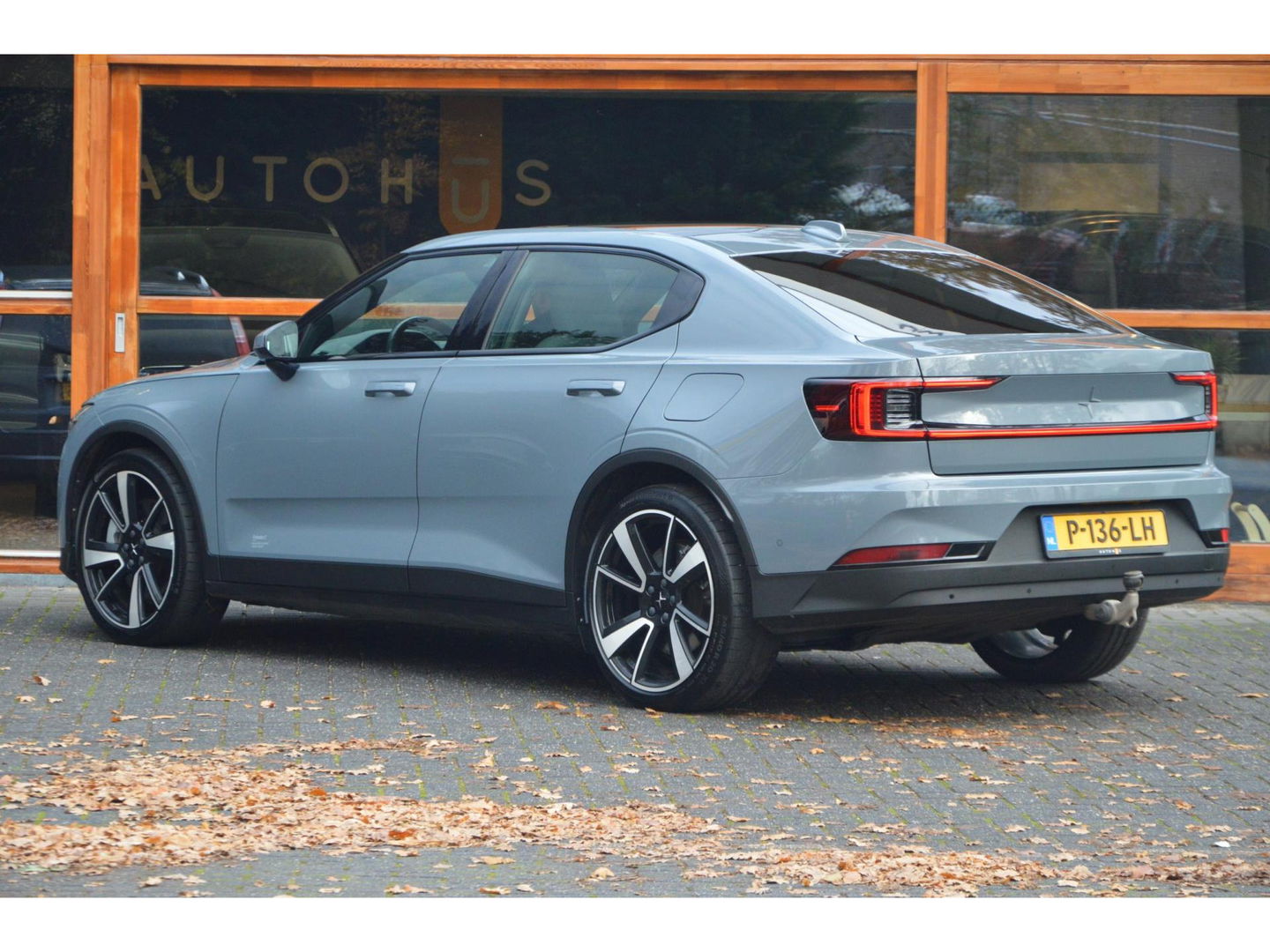 Polestar 2 Long Range Dual Motor Launch Edition 78kWh | Pilot assist | Trekhaak | Panoramadak | Stoel + Stuurverwarming | 360° |