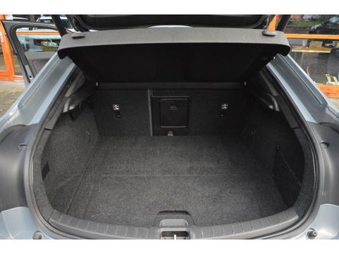 Polestar 2 Long Range Dual Motor Launch Edition 78kWh | Pilot assist | Trekhaak | Panoramadak | Stoel + Stuurverwarming | 360° |