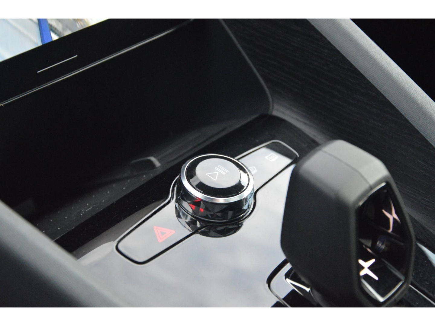 Polestar 2 Long Range Dual Motor Launch Edition 78kWh | Pilot assist | Trekhaak | Panoramadak | Stoel + Stuurverwarming | 360° |