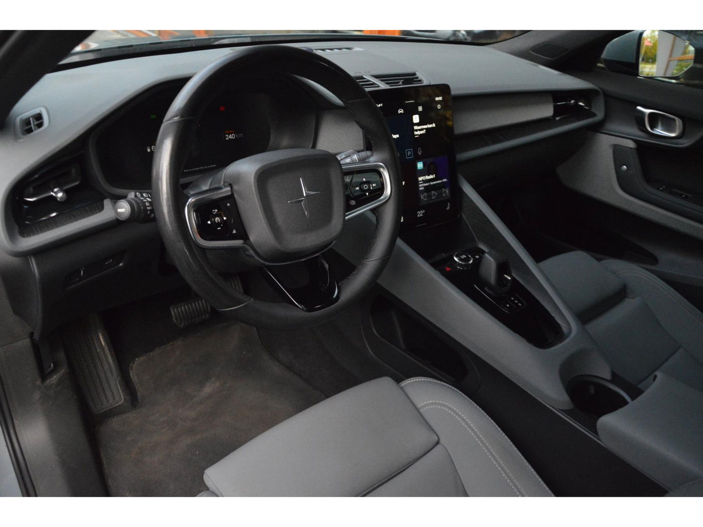 Polestar 2 Long Range Dual Motor Launch Edition 78kWh | Pilot assist | Trekhaak | Panoramadak | Stoel + Stuurverwarming | 360° |