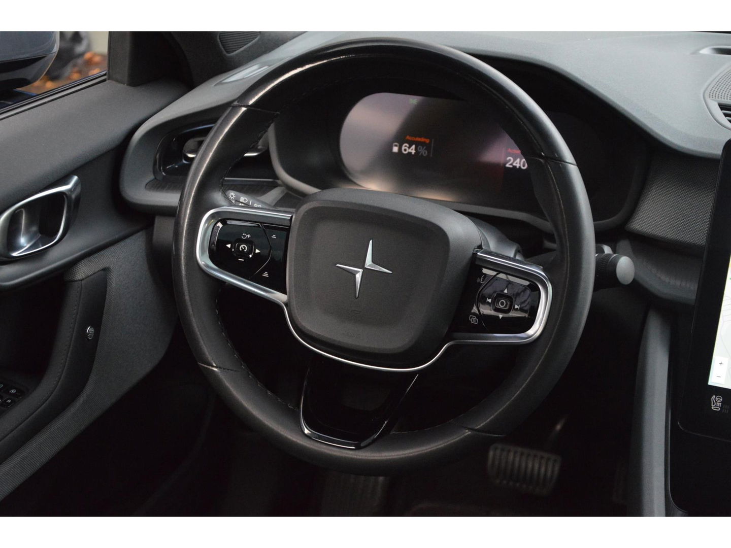 Polestar 2 Long Range Dual Motor Launch Edition 78kWh | Pilot assist | Trekhaak | Panoramadak | Stoel + Stuurverwarming | 360° |