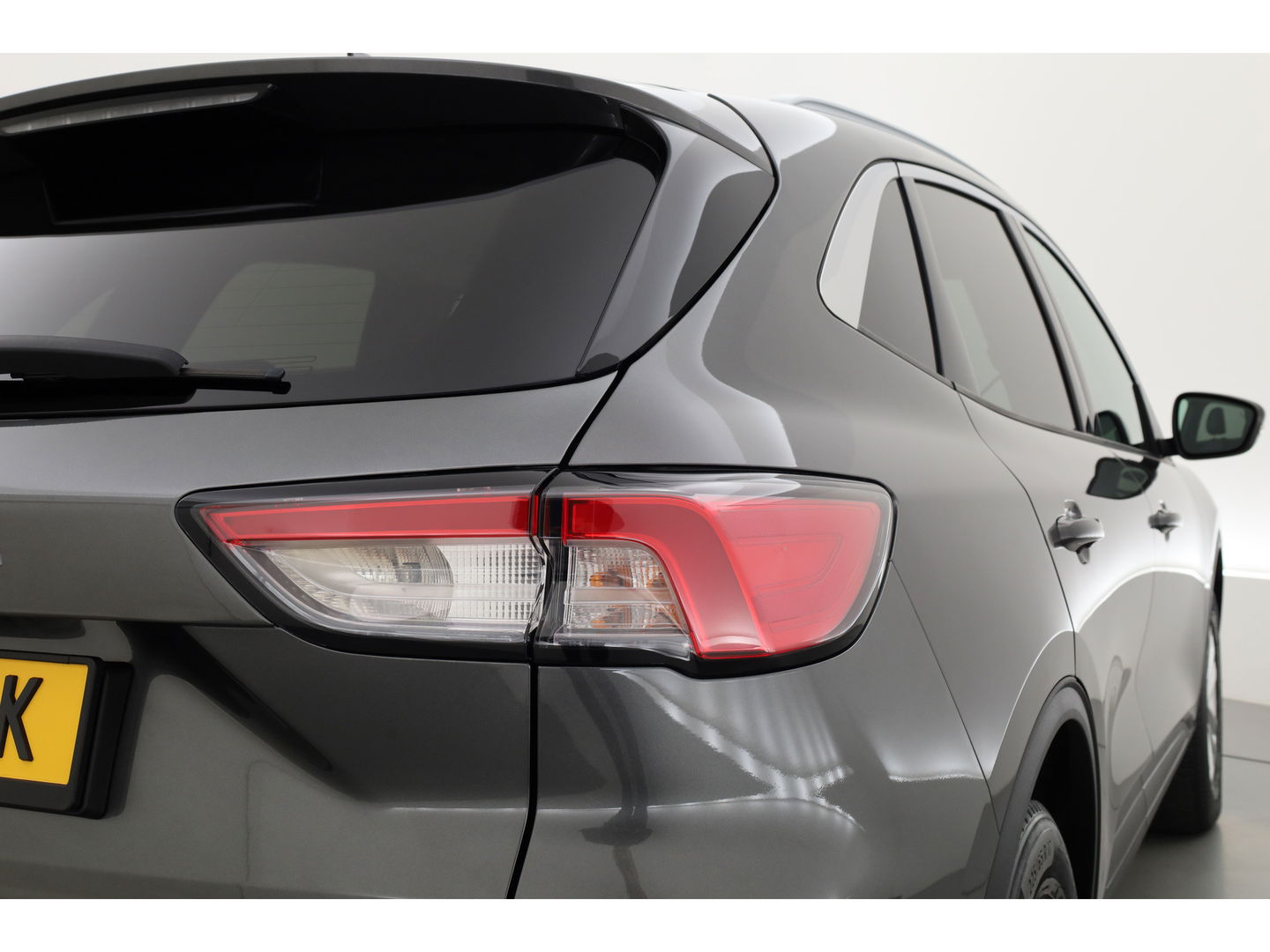 Ford Kuga 2.5 PHEV | Trekhaak | HUD | B&O | Stoel- Stuurverw. | Camera | CarPlay | Keyless