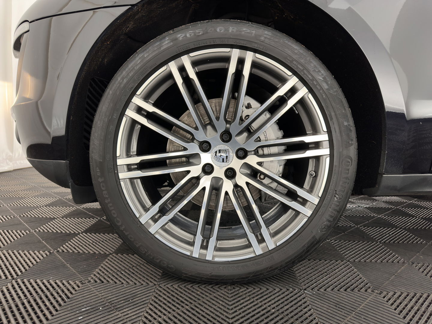 Porsche Macan 3.0 S Aut. *PANO | LUXURY-LEATHER | XENON | SPORT-CHRONO-PACK | MEMORY-PACK | BOSE-SOUND | AIR-SUSPENSION | HEATED-COMFORTSEATS | CAMERA | NAVI-FULLMAP | PRIVACY-GLASS | SHIFT-PADDLES | 21''ALU*