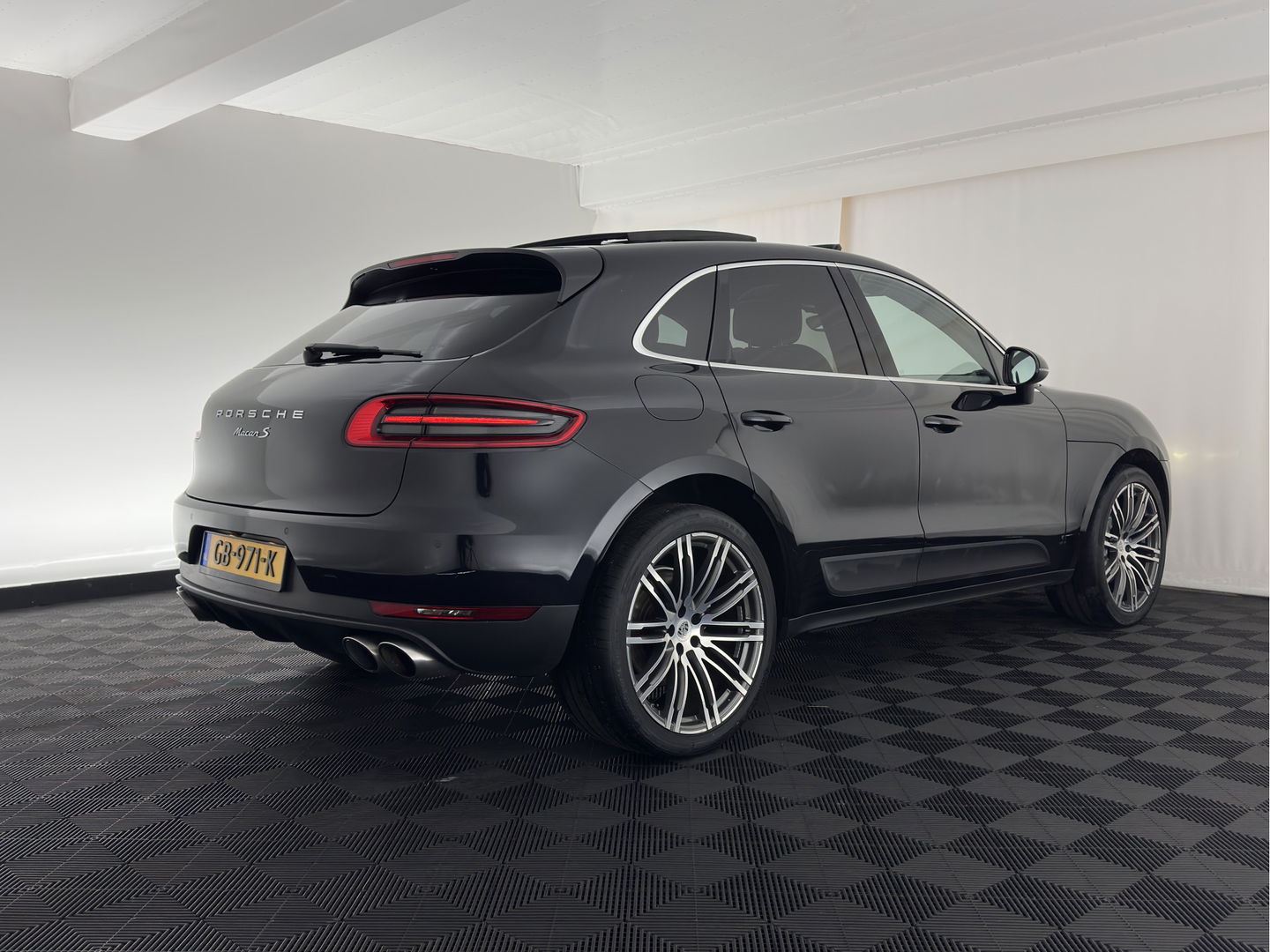 Porsche Macan 3.0 S Aut. *PANO | LUXURY-LEATHER | XENON | SPORT-CHRONO-PACK | MEMORY-PACK | BOSE-SOUND | AIR-SUSPENSION | HEATED-COMFORTSEATS | CAMERA | NAVI-FULLMAP | PRIVACY-GLASS | SHIFT-PADDLES | 21''ALU*