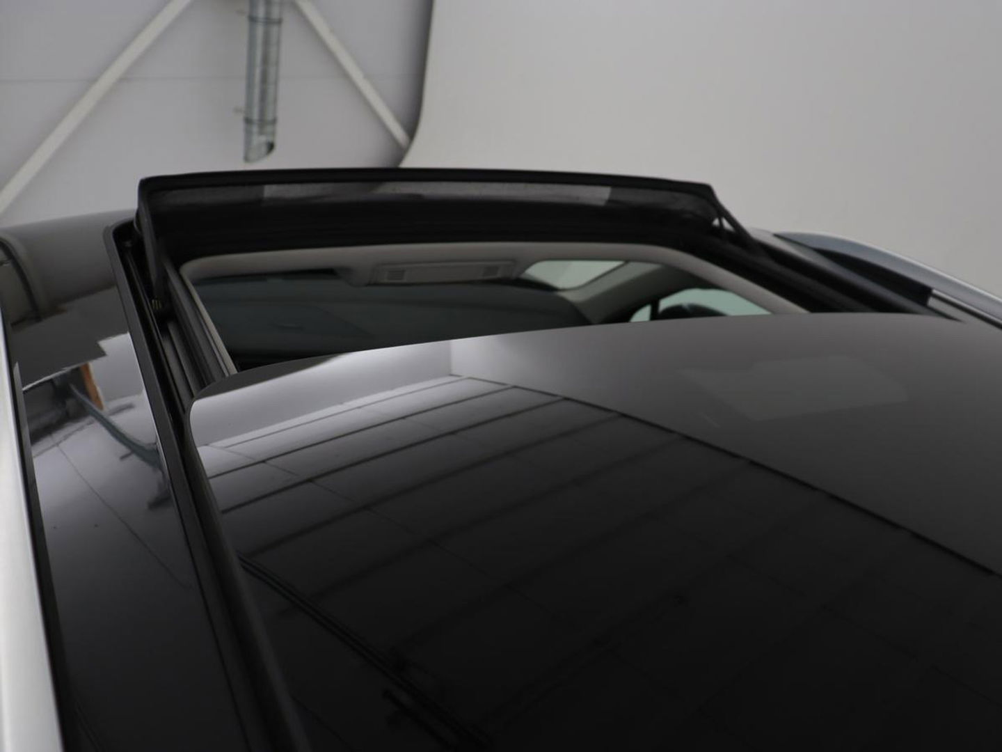 Volkswagen Tiguan 1.5 TSI Comfortline | Panoramadak | Stoelverwarming | Massage | Adaptive cruise | Carplay | Navigatie | Parkeerhulp