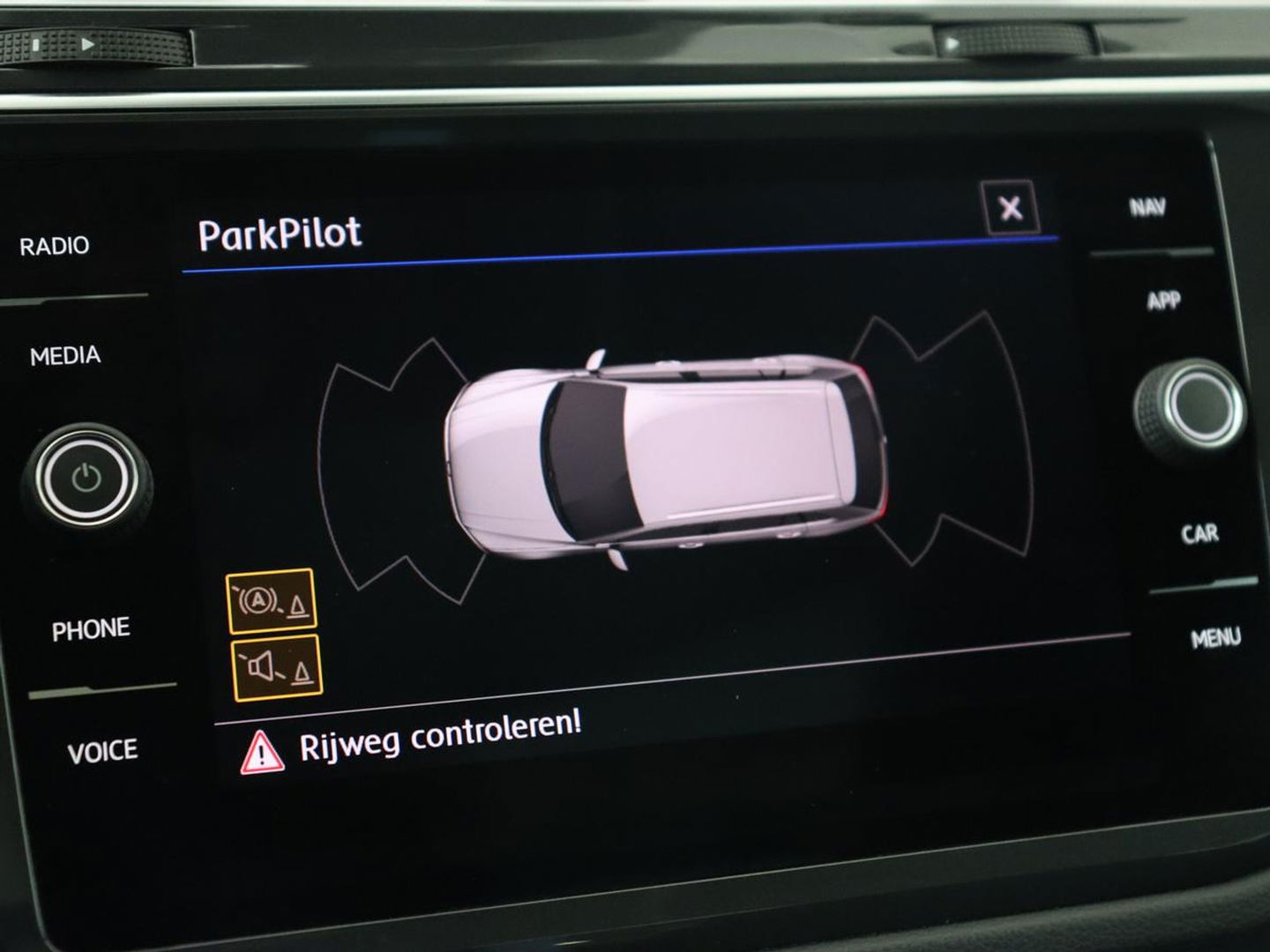 Volkswagen Tiguan 1.5 TSI Comfortline | Panoramadak | Stoelverwarming | Massage | Adaptive cruise | Carplay | Navigatie | Parkeerhulp