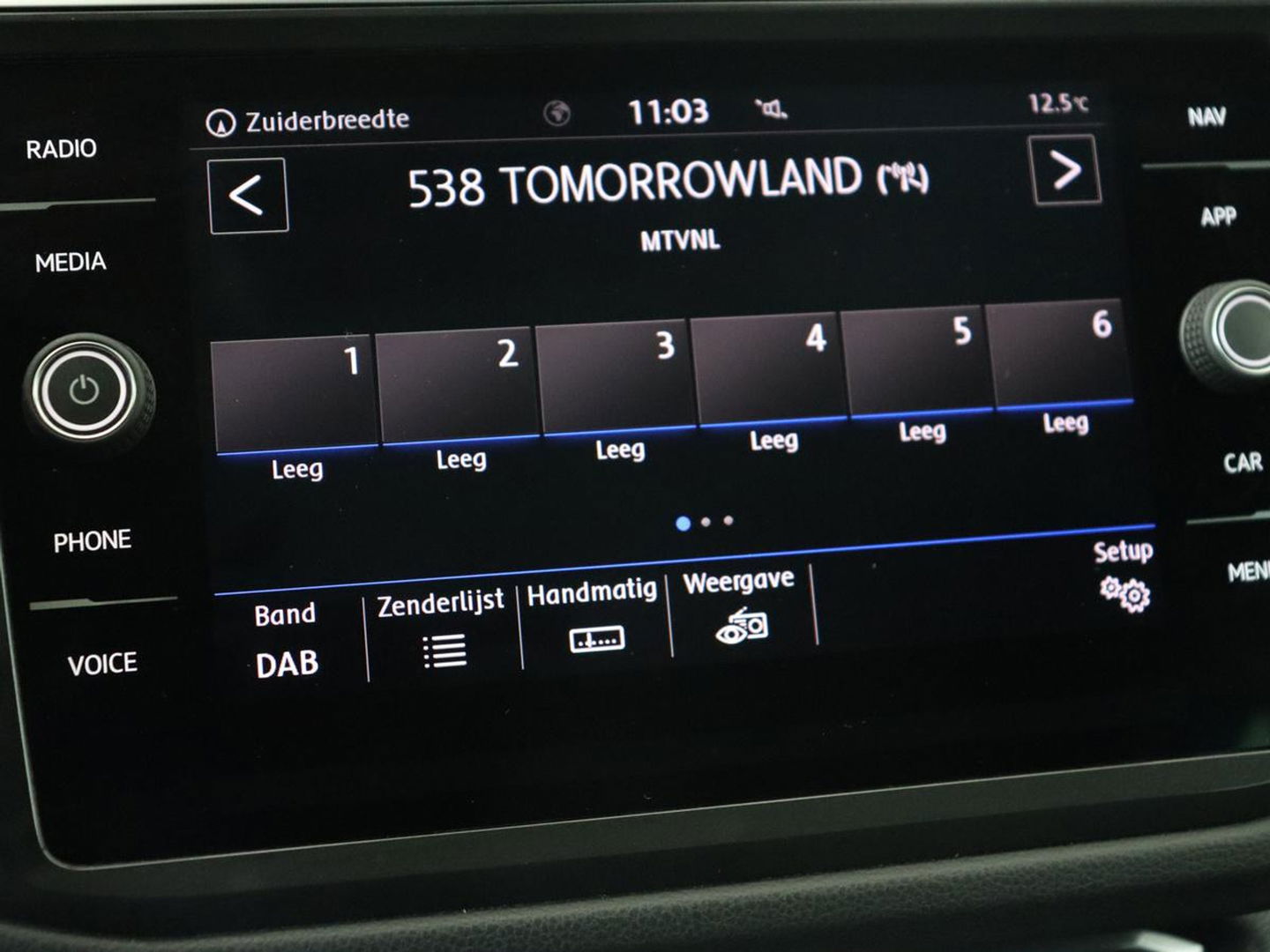 Volkswagen Tiguan 1.5 TSI Comfortline | Panoramadak | Stoelverwarming | Massage | Adaptive cruise | Carplay | Navigatie | Parkeerhulp