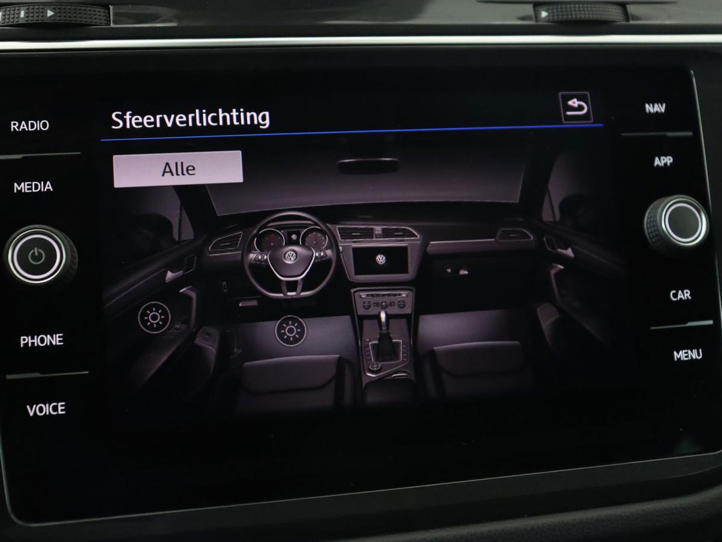 Volkswagen Tiguan 1.5 TSI Comfortline | Panoramadak | Stoelverwarming | Massage | Adaptive cruise | Carplay | Navigatie | Parkeerhulp