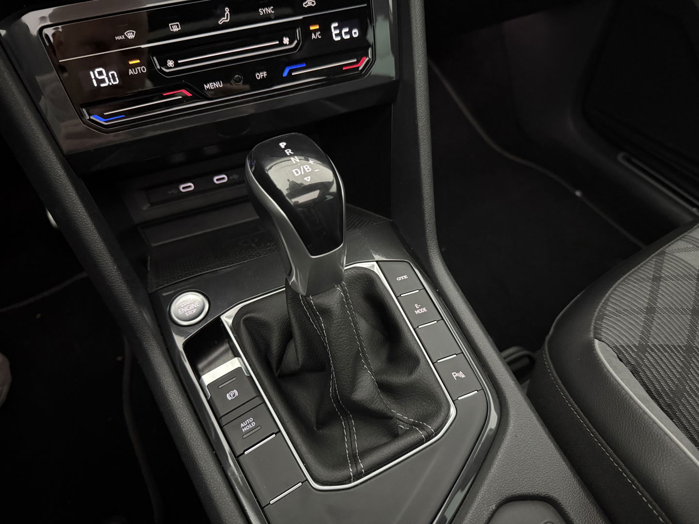 Volkswagen Tiguan 1.4 TSI eHybrid 245PK R-Line Black Style | Pano | Virtual | Adap. Cruise | Sfeer | Carplay | Keyless | Stoelverw. | NAP