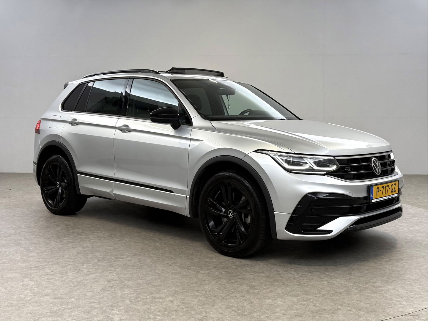 Volkswagen Tiguan 1.4 TSI eHybrid 245PK R-Line Black Style | SOH 86% | Pano | Virtual | Adap. Cruise | Sfeer | Carplay | Keyless | Stoelverw. | NAP