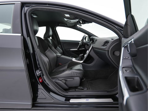 Volvo S60 1.6 T3 Summum R-Design Aut. *LEATHER-MICROFIBRE | NAVI-FULLMAP | SPORT-SEATS | ECC | PDC | CRUISE | 18''ALU*