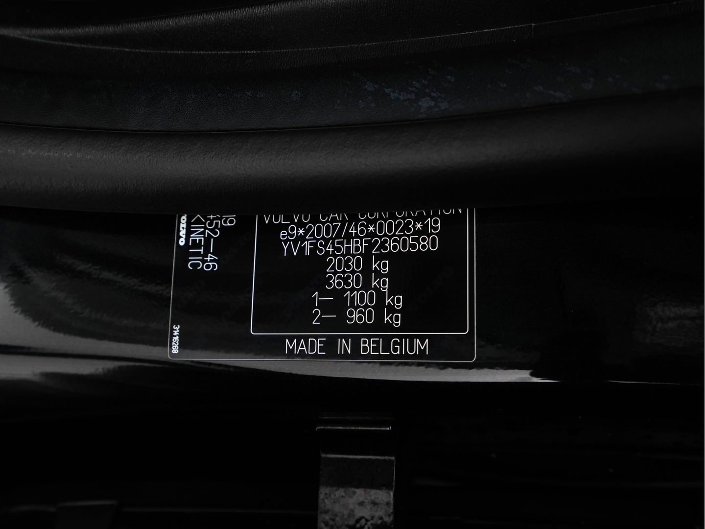 Volvo S60 1.6 T3 Summum R-Design Aut. *LEATHER-MICROFIBRE | NAVI-FULLMAP | SPORT-SEATS | ECC | PDC | CRUISE | 18''ALU*