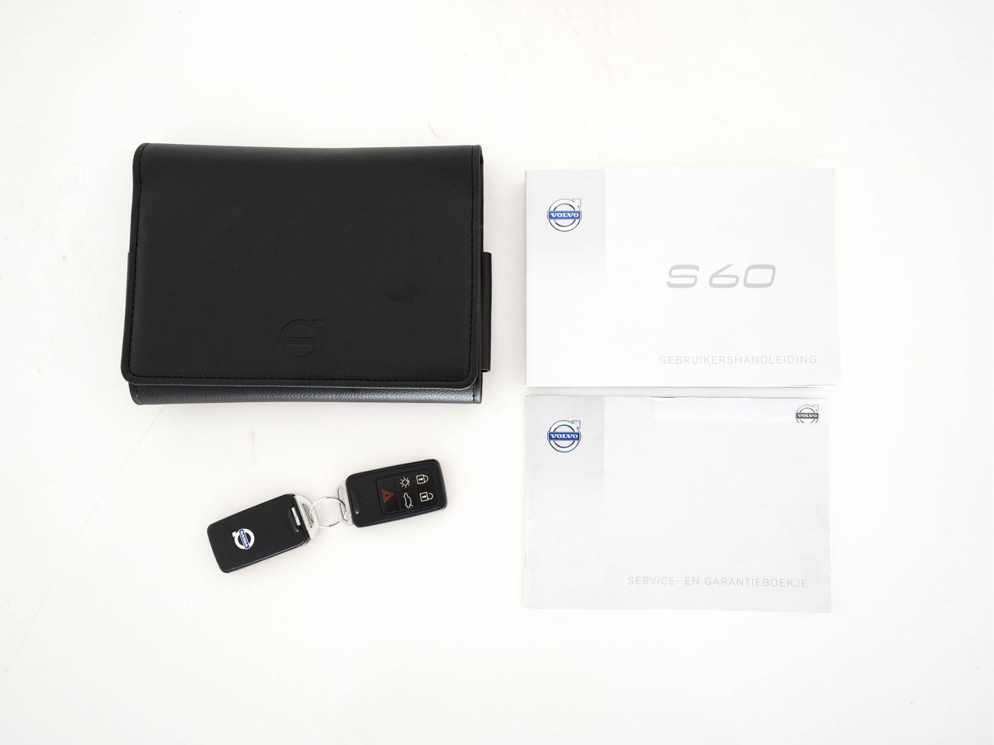 Volvo S60 1.6 T3 Summum R-Design Aut. *LEATHER-MICROFIBRE | NAVI-FULLMAP | SPORT-SEATS | ECC | PDC | CRUISE | 18''ALU*