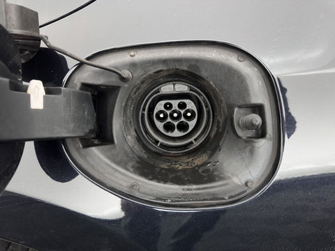 Volvo V60 2.4 D6 AWD Plug-In Hybrid Momentum Aut. *PANO | LEATHER-FABRIC | NAVI-FULLMAP | HEATED-COMFORTSEATS | ECC | PDC | CRUISE | TOWBAR | 17''ALU*