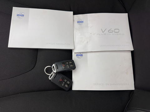 Volvo V60 2.4 D6 AWD Plug-In Hybrid Momentum Aut. *PANO | LEATHER-FABRIC | NAVI-FULLMAP | HEATED-COMFORTSEATS | ECC | PDC | CRUISE | TOWBAR | 17''ALU*
