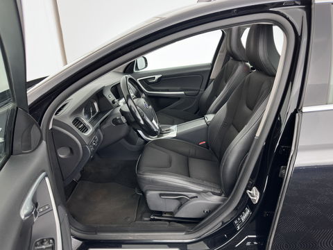 Volvo V60 2.4 D6 AWD Plug-In Hybrid Momentum Aut. *PANO | LEATHER-FABRIC | NAVI-FULLMAP | HEATED-COMFORTSEATS | ECC | PDC | CRUISE | TOWBAR | 17''ALU*