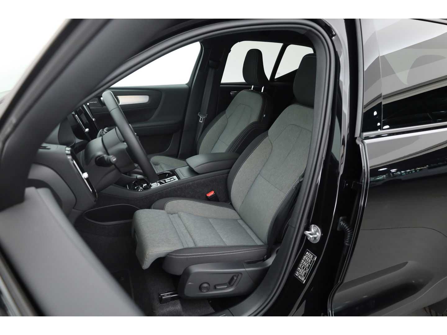 Volvo XC40 2.0 B3 Plus Black Edition 360 camera, Blis, ACC, Pixel LED