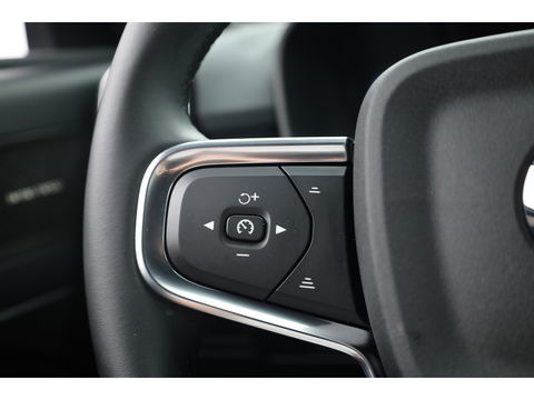 Volvo XC40 2.0 B3 Plus Black Edition 360 camera, Blis, ACC, Pixel LED