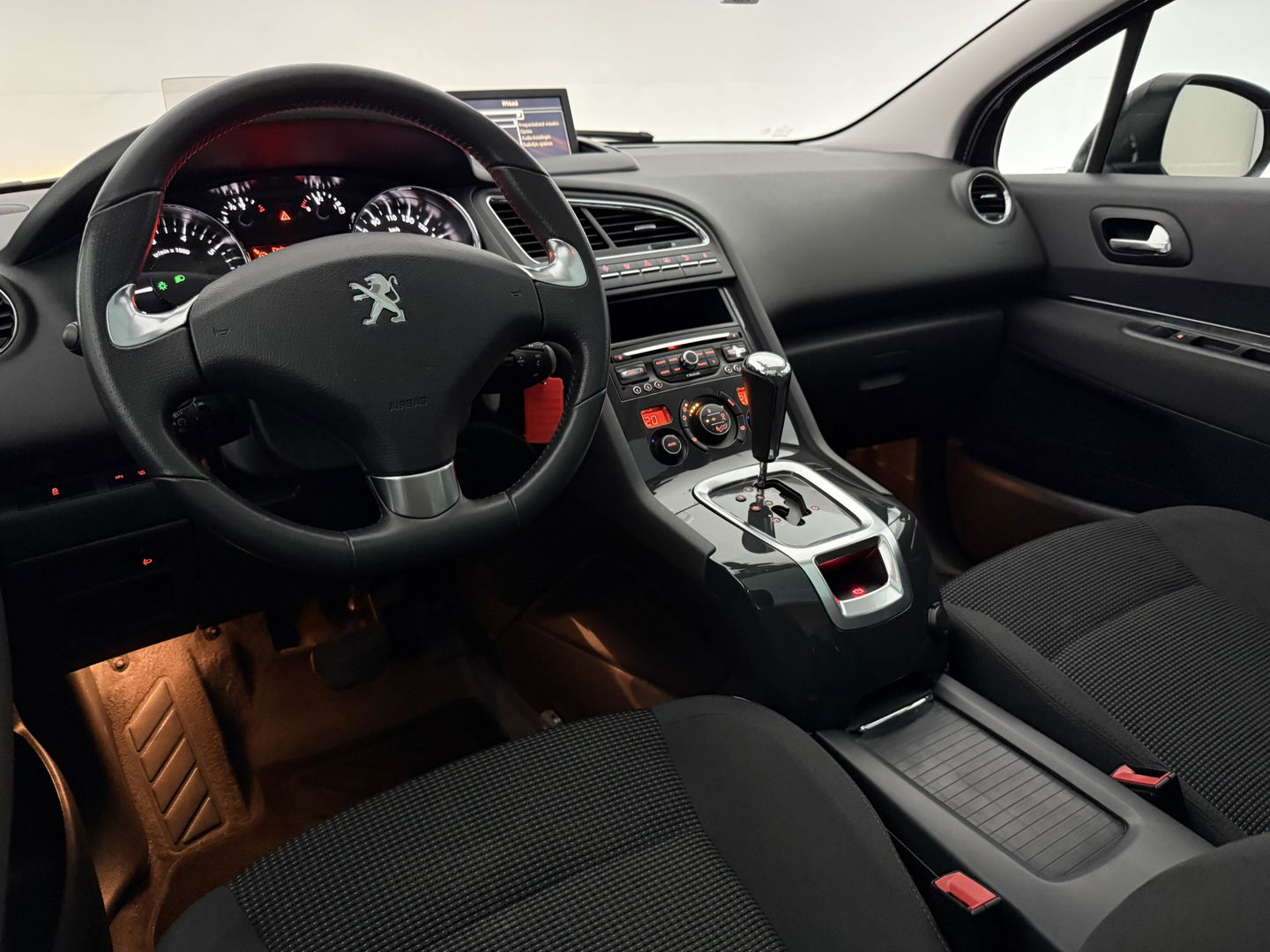 Peugeot 5008 1.6 THP Allure | Pano | HuD | Camera | LED | Cruise | Navi | NAP