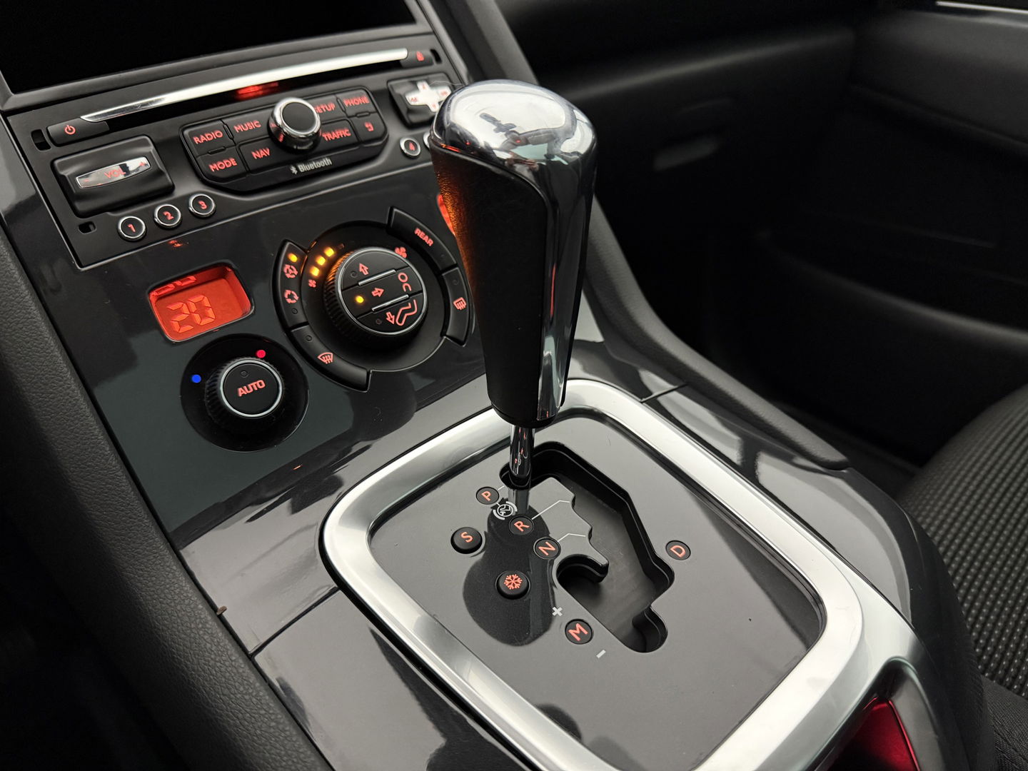 Peugeot 5008 1.6 THP Allure | Pano | HuD | Camera | LED | Cruise | Navi | NAP