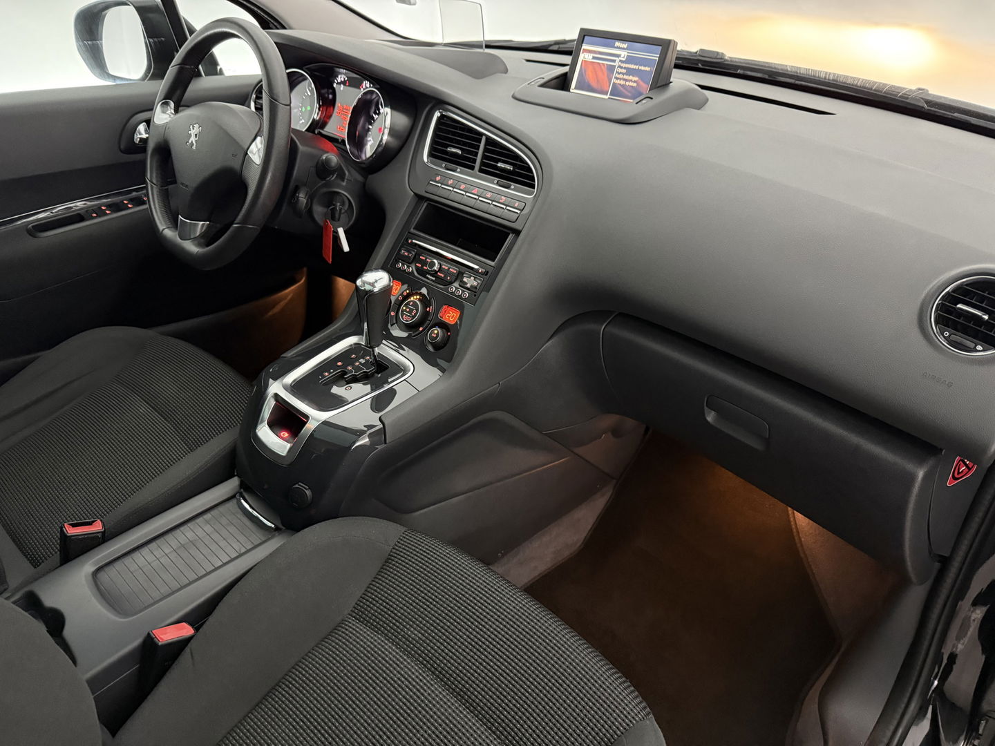 Peugeot 5008 1.6 THP Allure | Pano | HuD | Camera | LED | Cruise | Navi | NAP