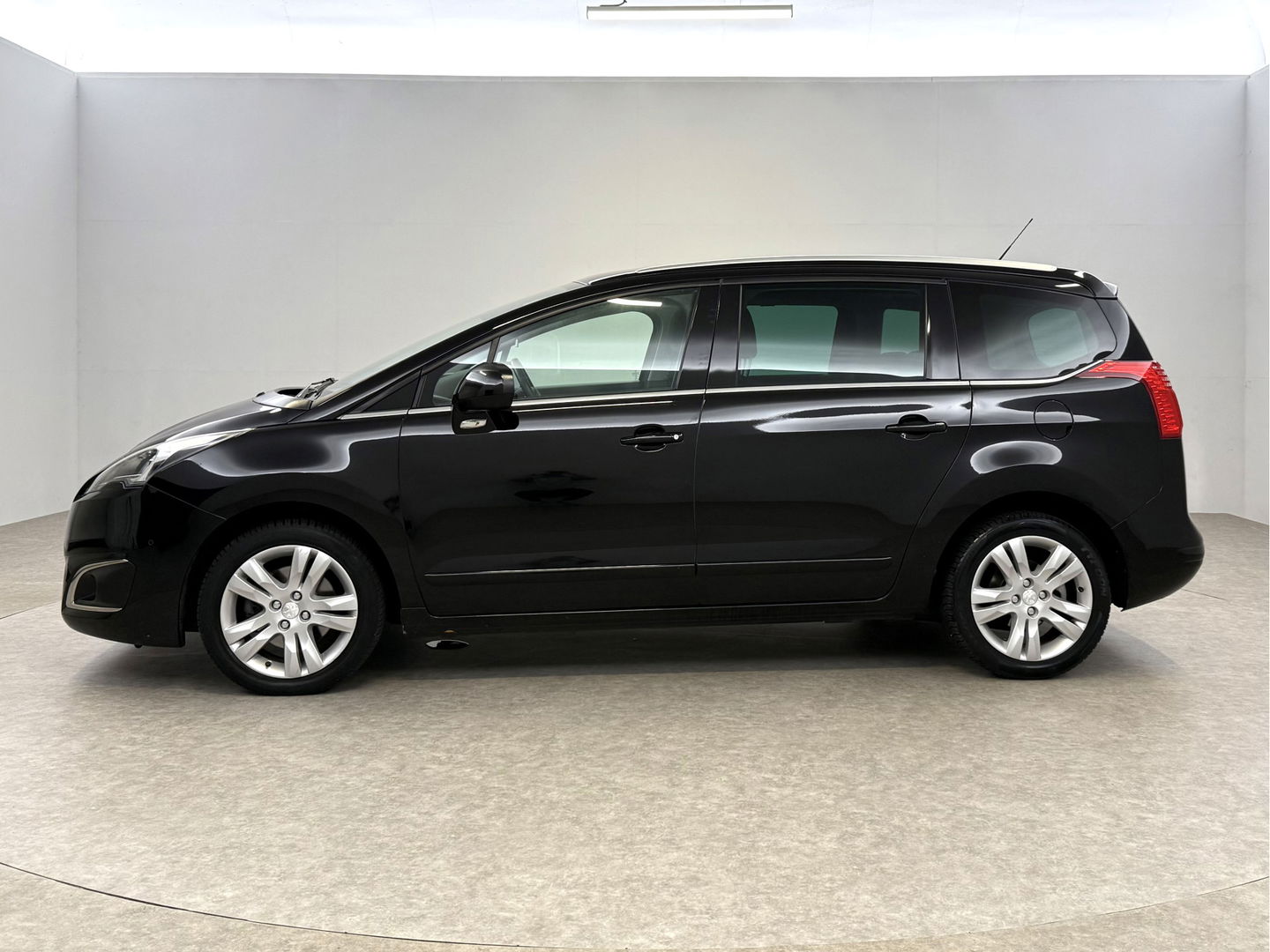 Peugeot 5008 1.6 THP Allure | Pano | HuD | Camera | LED | Cruise | Navi | NAP