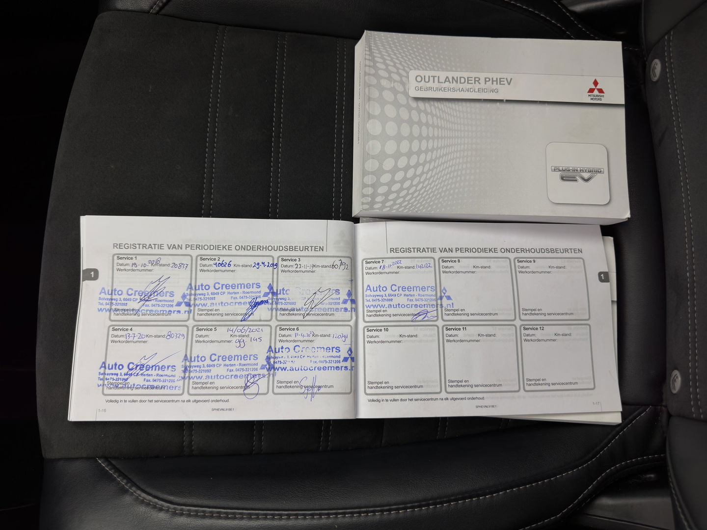 Mitsubishi Outlander 2.0 PHEV Pure (INCL.BTW) Aut. *LEATHER-MICROFIBRE | COMFORTSEATS | CARPLAY | CAMERA | DAB+ | KEYLESS | PRIVACY-GLASS | SHFT-PADDLES | TOWBAR | 16''ALU*