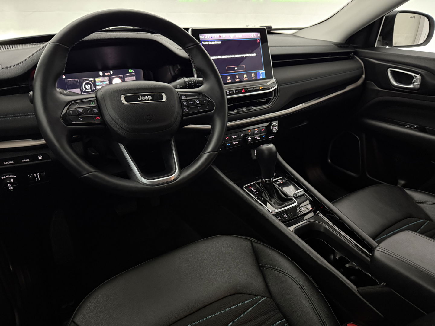 Jeep Compass 4xe 240PK Plug-in Hybrid Electric Upland | Virtual | Adap. Cruise | Stoel/ Stuur verwarmd | Keyless | Camera | Carplay