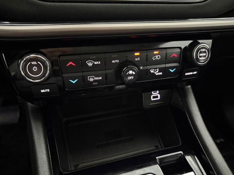 Jeep Compass 1.3 T4 PHEV 4xE 240PK Upland | Virtual | Adap. Cruise | Stoel/ Stuur verwarmd | Keyless | Camera | Carplay