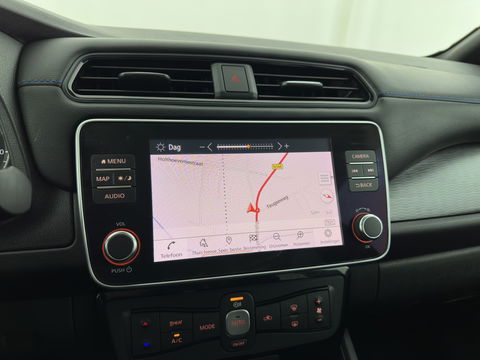 Nissan Leaf Acenta 40 kWh {SOH-90%} Aut. *ADAPTIVE-CRUISE | KEYLESS | NAVI-FULLMAP | BLIND-SPOT | DAB+ | PDC | COMFORTSEATS | DIGI-COCKPIT | PRIVACY-GLASS | 17"ALU