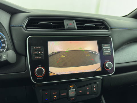 Nissan Leaf Acenta 40 kWh {SOH-90%} Aut. *ADAPTIVE-CRUISE | KEYLESS | NAVI-FULLMAP | BLIND-SPOT | DAB+ | PDC | COMFORTSEATS | DIGI-COCKPIT | PRIVACY-GLASS | 17"ALU