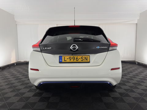Nissan Leaf Acenta 40 kWh {SOH-90%} Aut. *ADAPTIVE-CRUISE | KEYLESS | NAVI-FULLMAP | BLIND-SPOT | DAB+ | PDC | COMFORTSEATS | DIGI-COCKPIT | PRIVACY-GLASS | 17"ALU