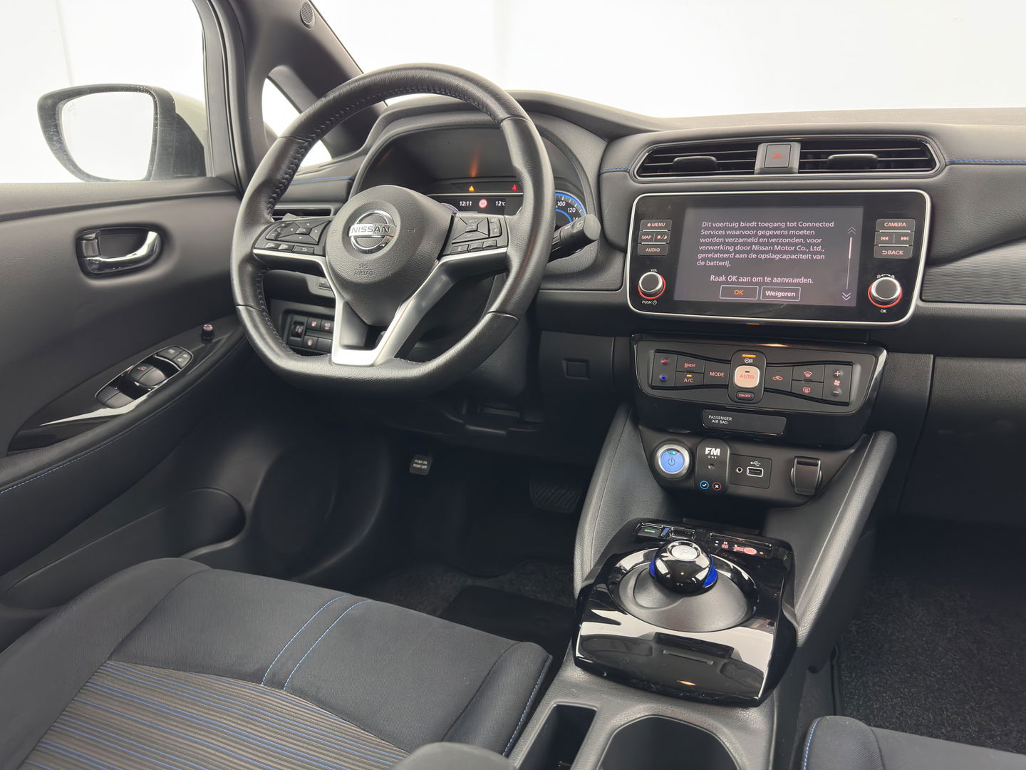 Nissan Leaf Acenta 40 kWh {SOH-90%} Aut. *ADAPTIVE-CRUISE | KEYLESS | NAVI-FULLMAP | BLIND-SPOT | DAB+ | PDC | COMFORTSEATS | DIGI-COCKPIT | PRIVACY-GLASS | 17"ALU