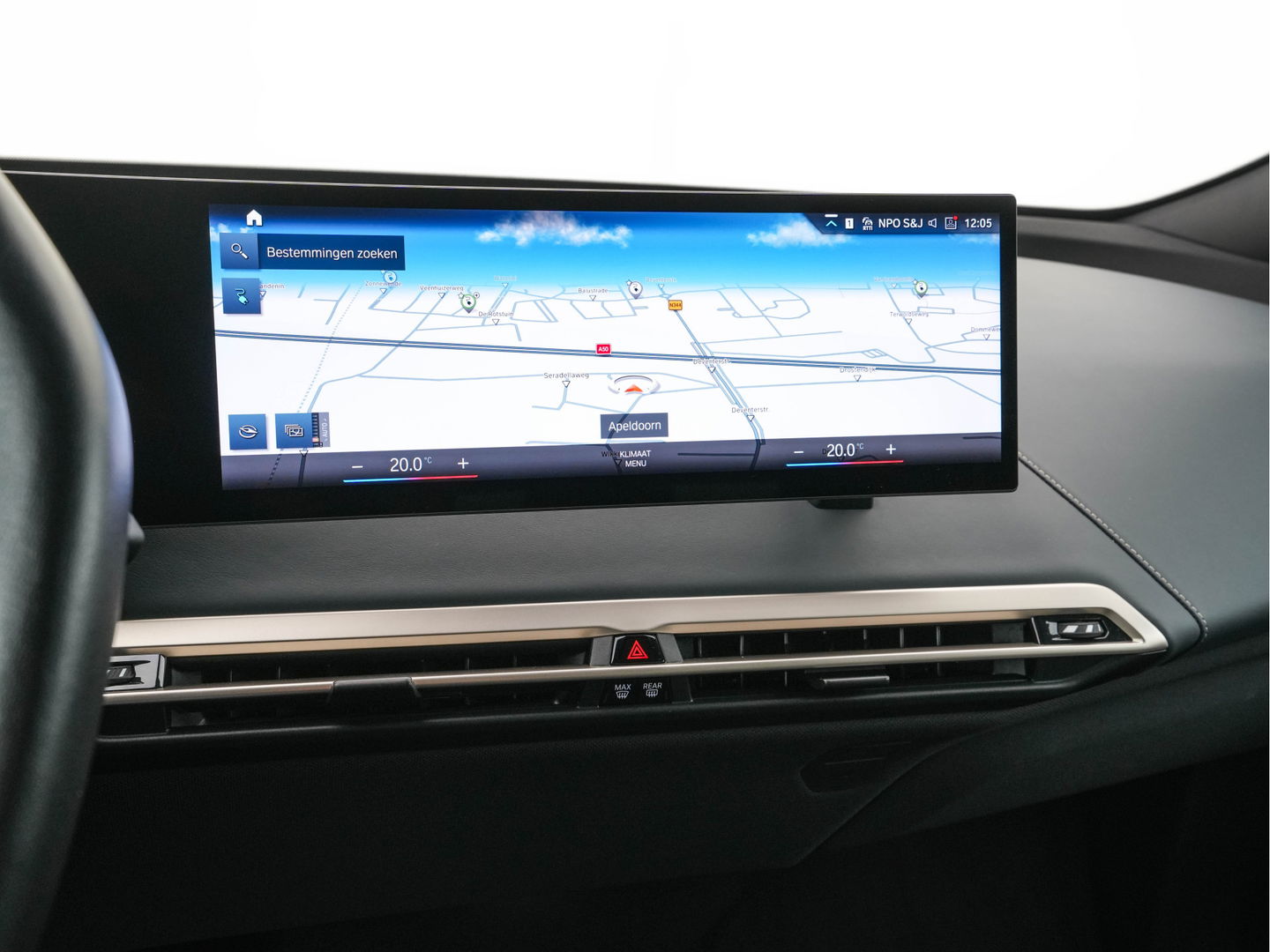 BMW iX xDrive40 High Executive 77 kWh {SOH-100%} *PANO | HEAD-UP | LUXURY-LEATHER | FULL-LED | SOFT-CLOSE | BLIND-SPOT | HARMAN/KARDON | MEMORY-PACK | HEATED/VENTILATED-COMFORTSEATS | TOP-VIEW | WIDESCREEN-DIGICOCKPIT | DAB+ | KEYLESS | AMB