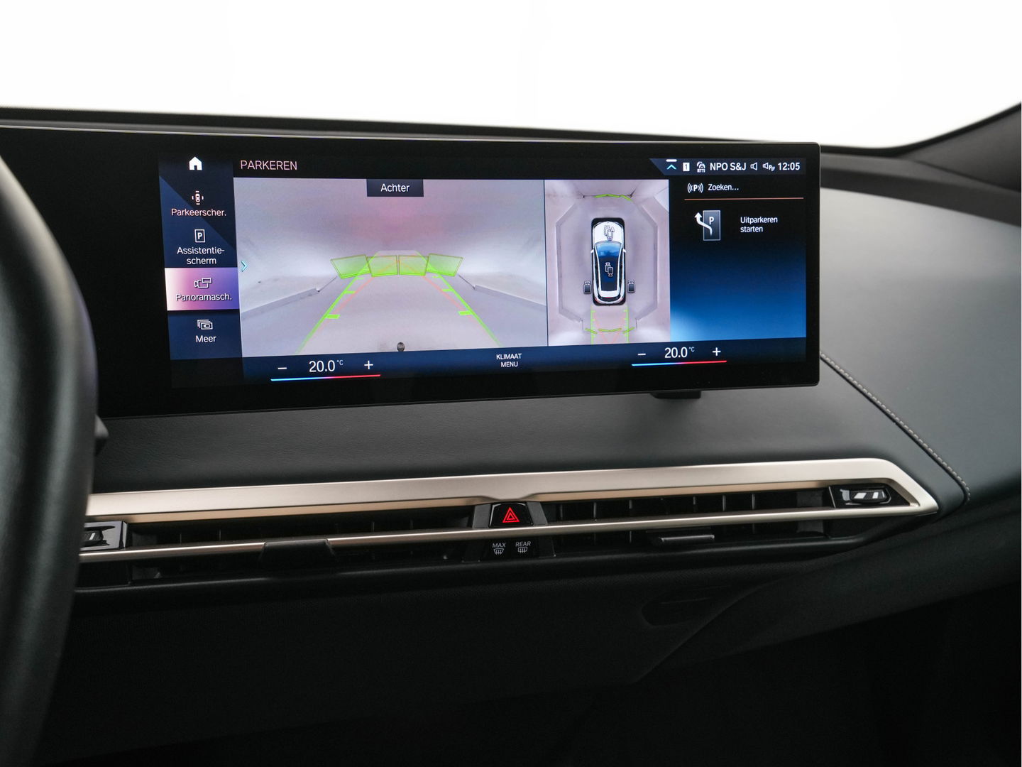 BMW iX xDrive40 High Executive 77 kWh {SOH-100%} *PANO | HEAD-UP | LUXURY-LEATHER | FULL-LED | SOFT-CLOSE | BLIND-SPOT | HARMAN/KARDON | MEMORY-PACK | HEATED/VENTILATED-COMFORTSEATS | TOP-VIEW | WIDESCREEN-DIGICOCKPIT | DAB+ | KEYLESS | AMB