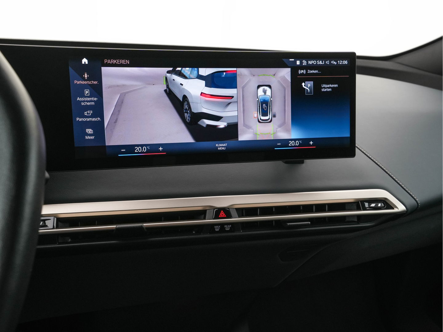 BMW iX xDrive40 High Executive 77 kWh {SOH-100%} *PANO | HEAD-UP | LUXURY-LEATHER | FULL-LED | SOFT-CLOSE | BLIND-SPOT | HARMAN/KARDON | MEMORY-PACK | HEATED/VENTILATED-COMFORTSEATS | TOP-VIEW | WIDESCREEN-DIGICOCKPIT | DAB+ | KEYLESS | AMB