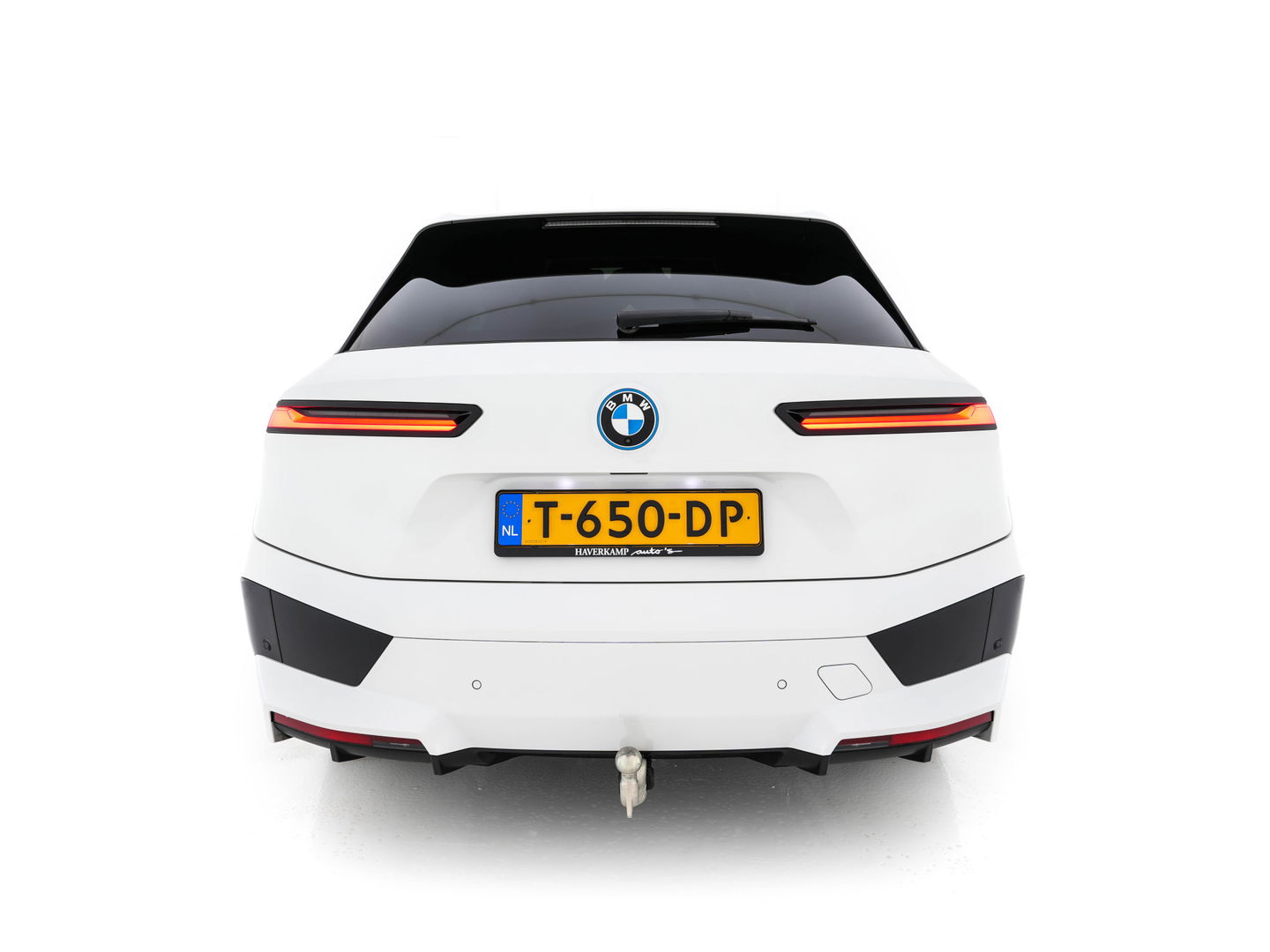 BMW iX xDrive40 High Executive 77 kWh {SOH-100%} *PANO | HEAD-UP | LUXURY-LEATHER | FULL-LED | SOFT-CLOSE | BLIND-SPOT | HARMAN/KARDON | MEMORY-PACK | HEATED/VENTILATED-COMFORTSEATS | TOP-VIEW | WIDESCREEN-DIGICOCKPIT | DAB+ | KEYLESS | AMB