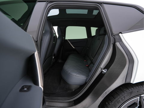 BMW iX xDrive40 High Executive 77 kWh {SOH-100%} *PANO | HEAD-UP | LUXURY-LEATHER | FULL-LED | SOFT-CLOSE | BLIND-SPOT | HARMAN/KARDON | MEMORY-PACK | HEATED/VENTILATED-COMFORTSEATS | TOP-VIEW | WIDESCREEN-DIGICOCKPIT | DAB+ | KEYLESS | AMB